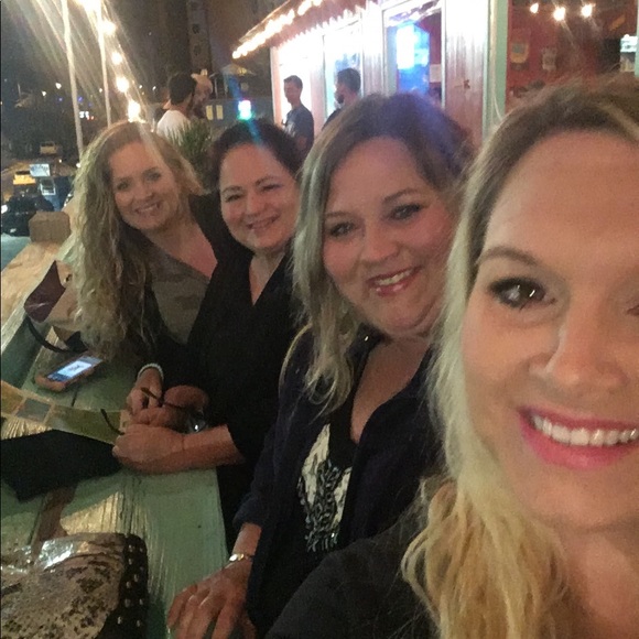 Meet your Posher, Laurie - Picture 5 of 16